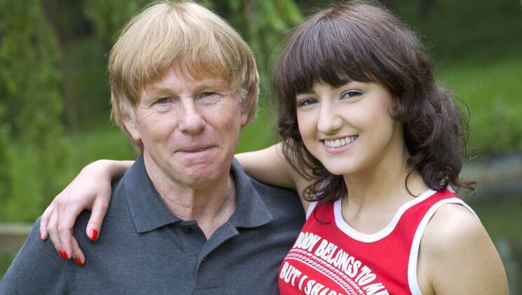 [Oldje] - Suzy Rainbow Gives Old Man Deepthroat - Suzy Rainbow - Felix