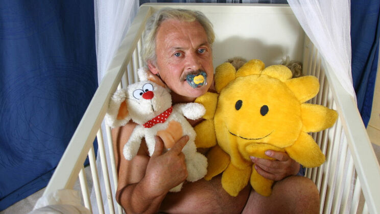 [Oldje] - Old Gustavo Takes Young Redhead's Tits - Gustavo - Kathleen Rose