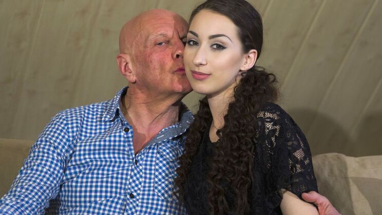 [Oldje] - Facial and Handjob, a Winning Combo