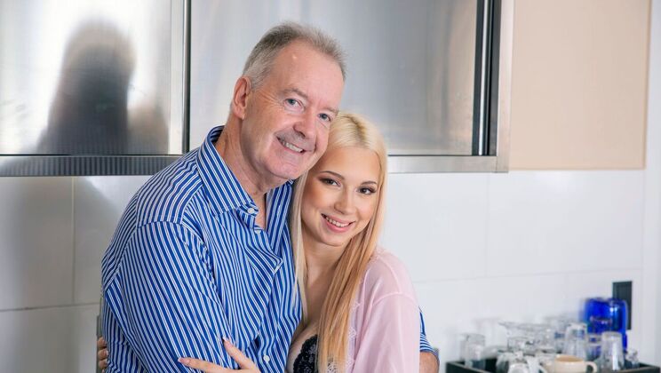 [Oldje] - Roxy Risingstar's Natural Tits Bounce During Sex - Boris - Roxy Risingstar