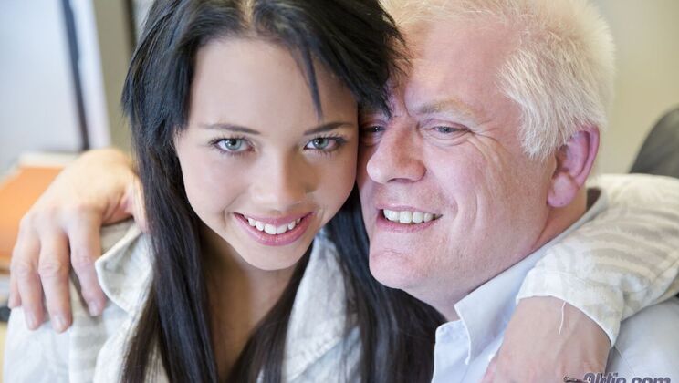 [Oldje] - Secretary's Facial - Nick - Tricia Teen