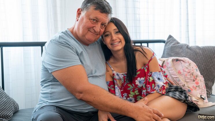 [Oldje] - Eddie Montana and Lia Ponce in Doggystyle Delight