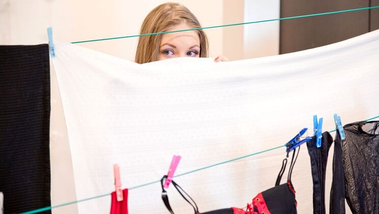 Handjob Heaven with Little Woody