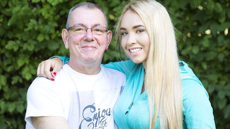 [Oldje] - Briana Bounce Wet Blowjob