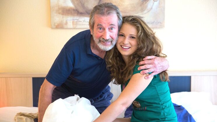 [Oldje] - Blonde Babe's Piercing Makes Her Hot