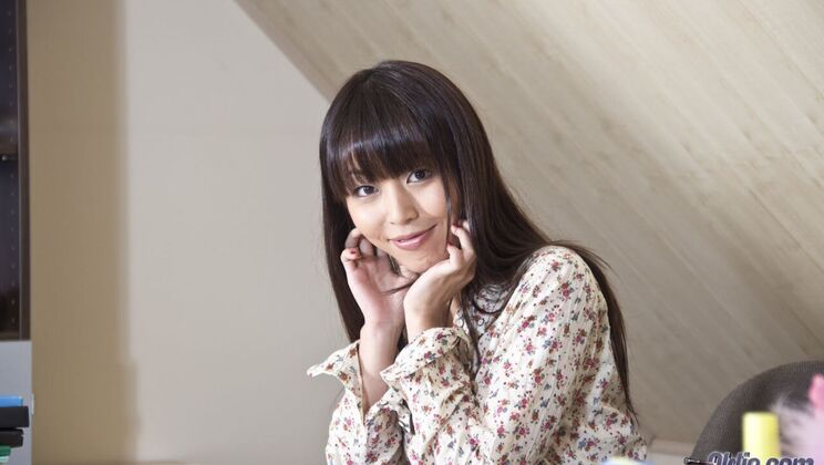 [Oldje] - Asian Brunette Marika Hase Rides Hugo