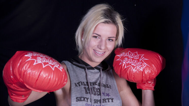 [Oldje] - Boxing into Blowjobs - Hugh - Gabrielle Hell