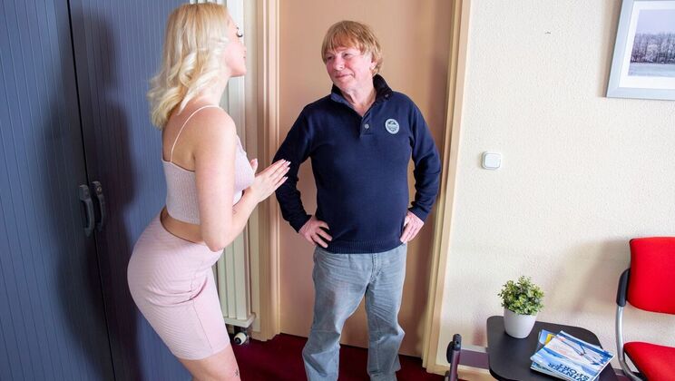 [Oldje] - Young Blonde Gets Fucked by an Older Man - Felix - Marilyn Sugar