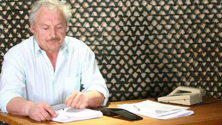 [Oldje] - Gustavo Seduces Paula with a Kiss - Gustavo - Paula Dark