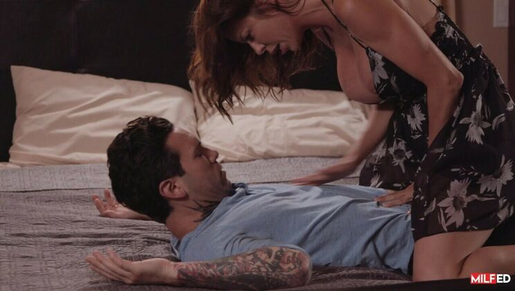 [Milfed] - Deepthroat and Cumshot with Alexis Fawx - Alexis Fawx - Small Hands