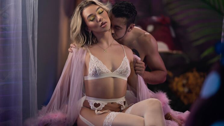 [TransAngels] - Blonde Nymph's Outdoor Adventure - Dante Colle - Emma Rose