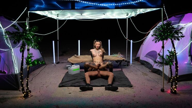 [TransAngels] - Roman Todd Fucks Raver Girl in Desert - Roman Todd - Billie Beaumont