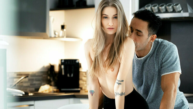 [SexArt] - Lucky Break Leads to Creampie - Tiffany Tatum - Mugur