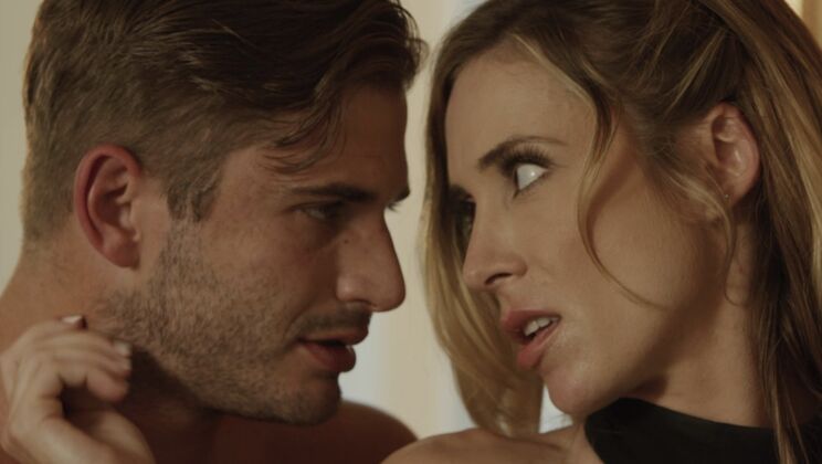 [BellesaFilms] - Nathan Bronson Gives You What You Need - Nathan Bronson - Aiden Ashley