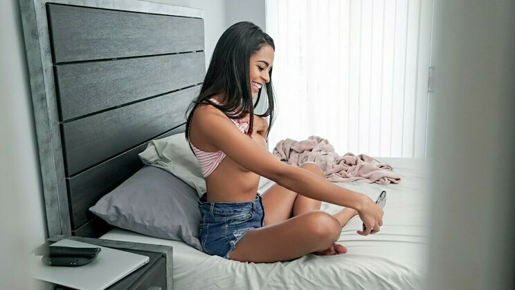 [PervsOnPatrol] - Latina and Blonde Share a Cheating Moment - Tony Rubino - Vienna Black