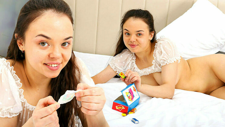 [ClubSweethearts] - Sweet Teen Babe Plays with Her Clit - Mia Grandy