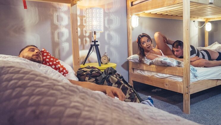 [FakeHostel] - Sam Bourne's Double Dicking