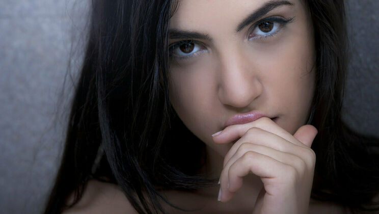 [SexArt] - Luna's Sensual Solo Show