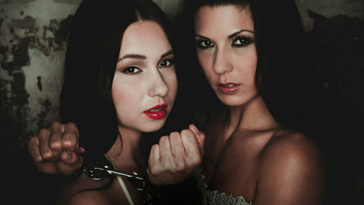 [SexArt] - Natural Boobs and Bra: A Lesbian Scene - Taylor Sands - Alexa Tomas