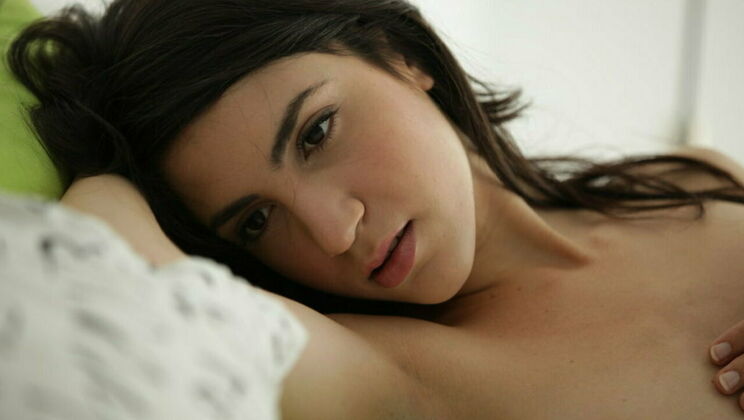 [SexArt] - Masturbating with Dildo: Luna's Close Up - Luna