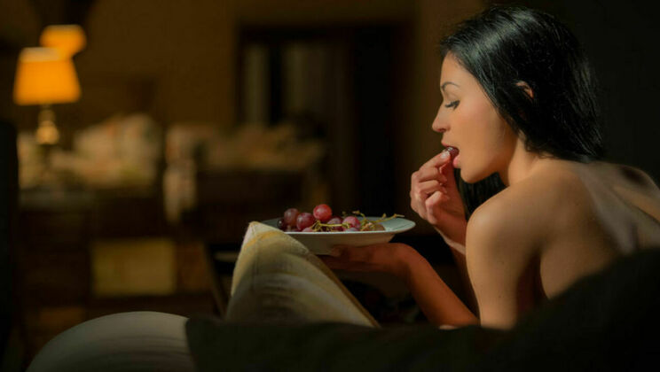 [SexArt] - Hungarian & Czech Babes Vanda Lust & Rosaline Rosa in Steamy Outdoor Sex - Vanda Lust - Rosaline Rosa