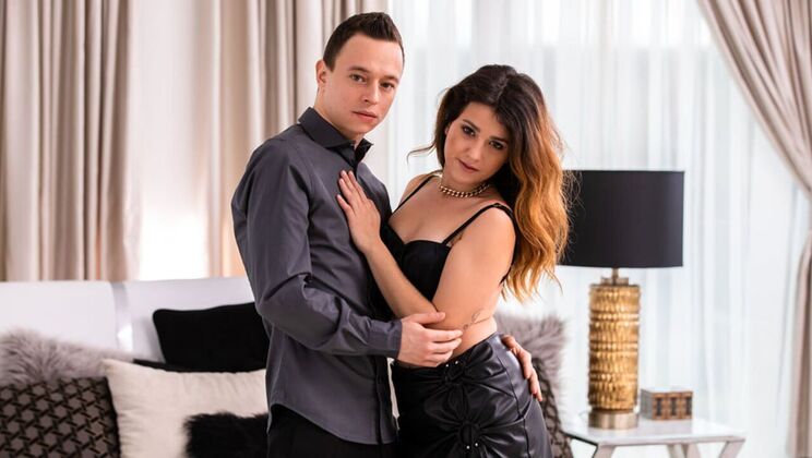 [21Sextury] - Nikki & Valentina Take It Off for a Rough Doggystyle Ride - Nikki Nuttz - Valentina La Piedra