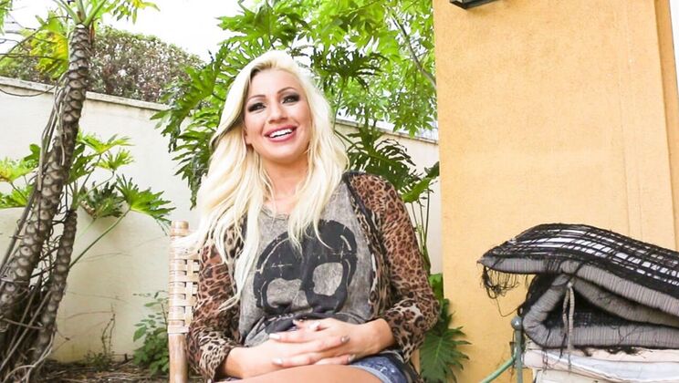 The Lesbian Massage Room - Where MILFs & Blondes Unite