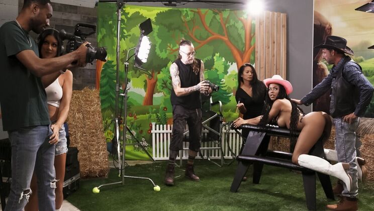 [WorkMeHarder] - Doggystyle and Cowgirl with Kira Noir - Kira Noir - Queenie Sateen - Hollywood Cash