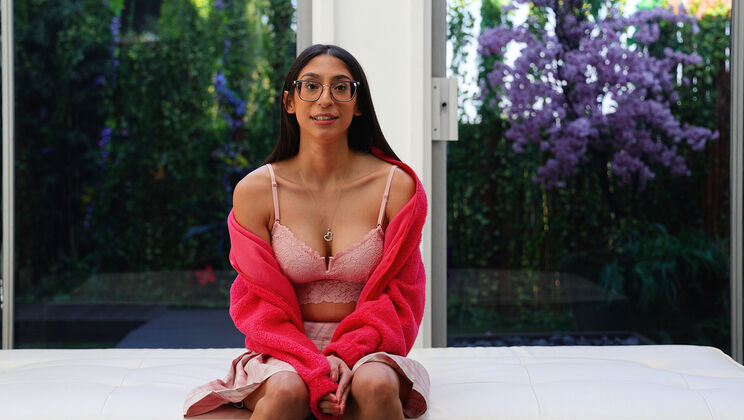 [NetGirl] - Mila's Cumshot in Cowgirl - Sona - Mila