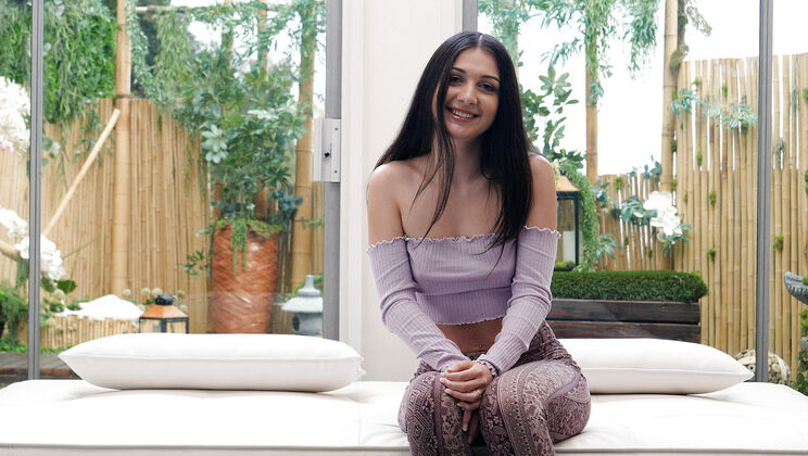 [NetGirl] - April's Tryout with Fingering - April