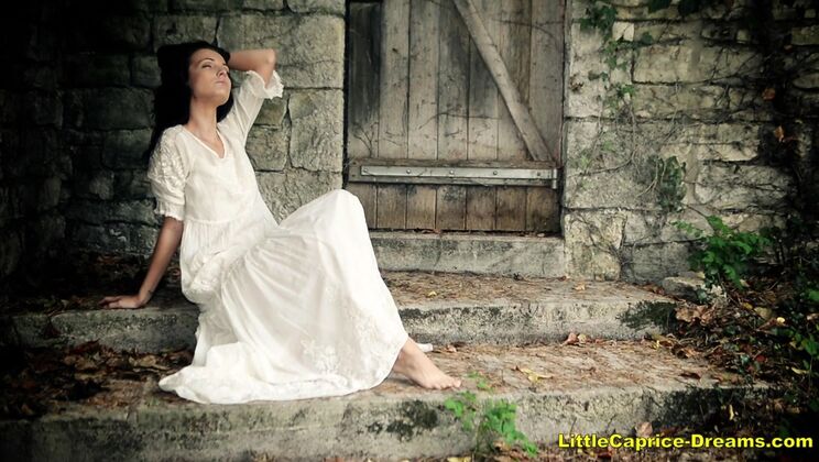 [CapriceDivas] - Sapphira in Solo Fantasy Play - Sapphira