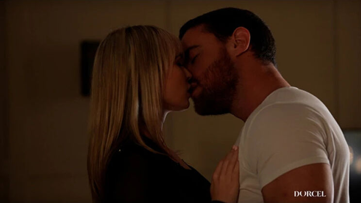 [DorcelClub] - Hairy Wife in Lingerie - Candaulism Desire - Lilly Bell - James Duval