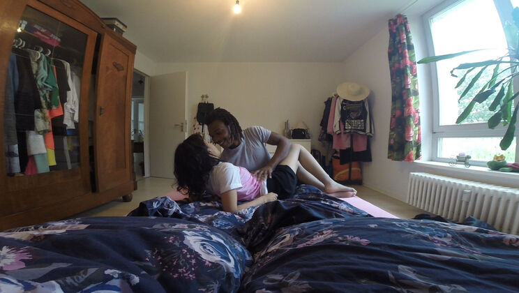 Lina's Berlin Debut - Fingering, Spanking & Rough Sex