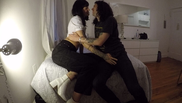 Face Sitting with the Brunettes of Ersties