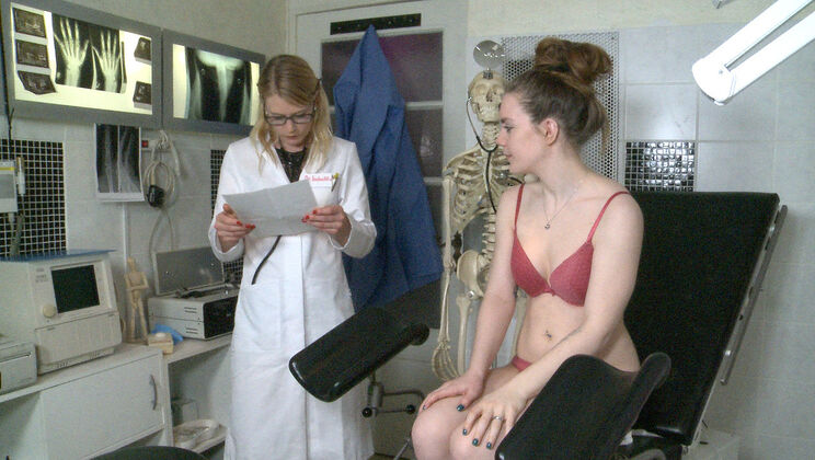 [Ersties] - Lesbian Fun with Isabella and Doro in Lingerie