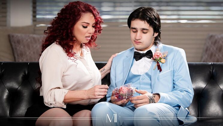 MILF Kiki D'Aire Loves Ball Play & Kissing