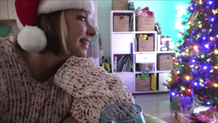 [MomComesFirst] - Big Ass Stepmom Brianna Beach's Naughty Christmas POV - Brianna Beach