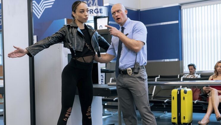 [DigitalPlayground] - Security Guard Zac Wild Fucks Alexis Tae on Duty - Zac Wild - Alexis Tae