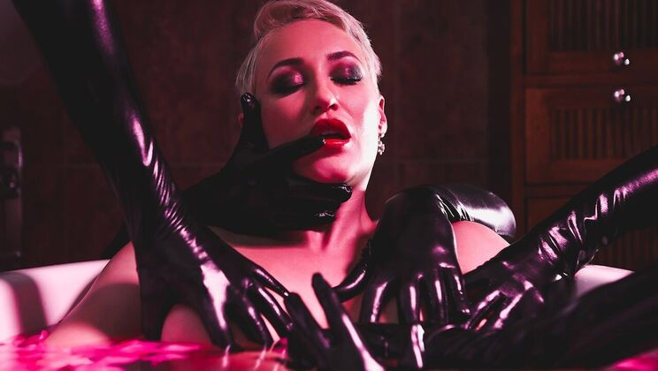 [DigitalPlayground] - Bonnie Rotten & Ryan Keely Athletic Lesbian Fuck with Squirt - Bonnie Rotten - Ryan Keely