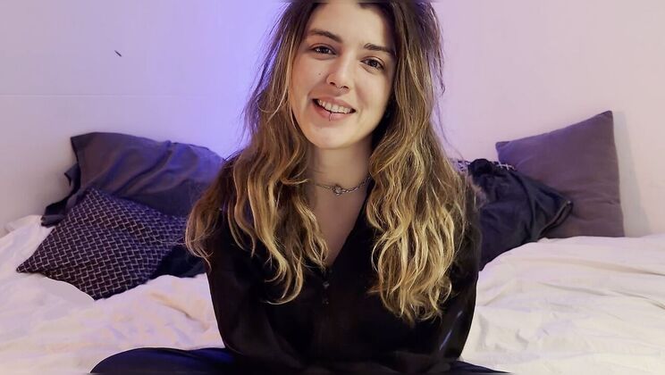 [Ersties] - Watch Sarah's First Anal Fuck - Gia G (Ersties)