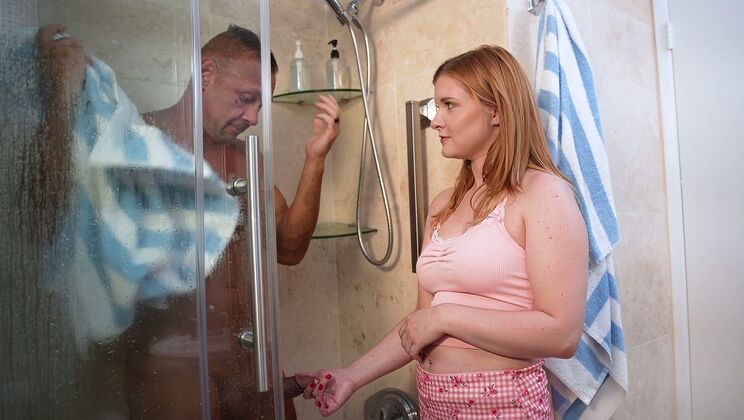 Natural Redhead Harlow West Loves Stepdad's Sausage