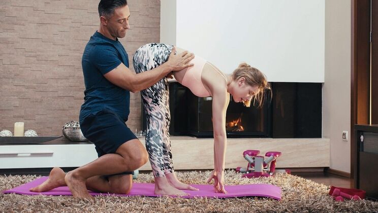 Innie Pussy Yoga Babe Gets Spooned And Fucked